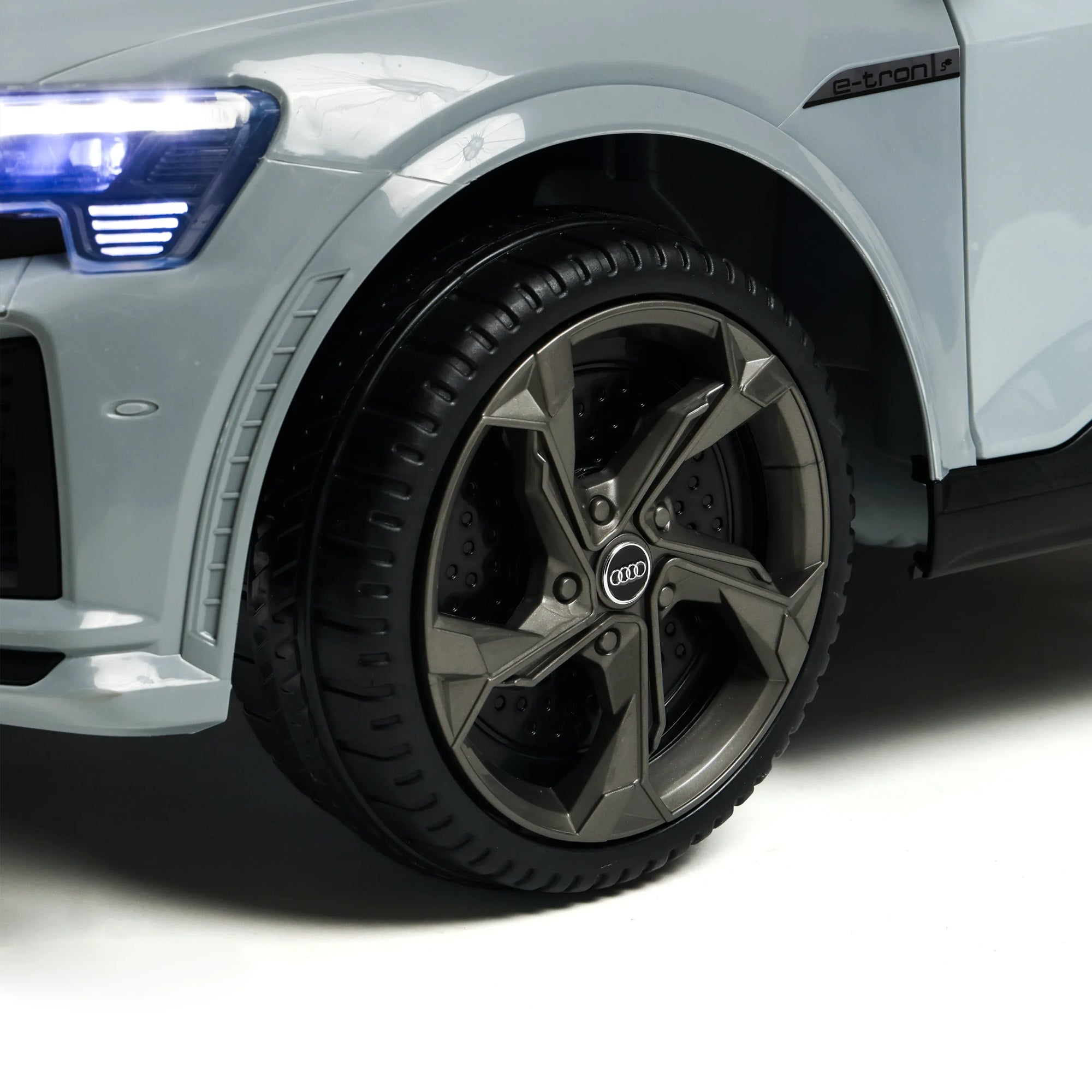 Audi SQ8 E-tron – Verpackung und Verpackung