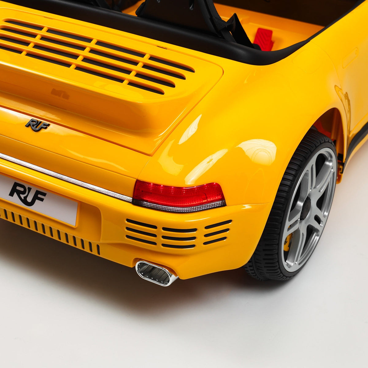 Porsche RUF SCR